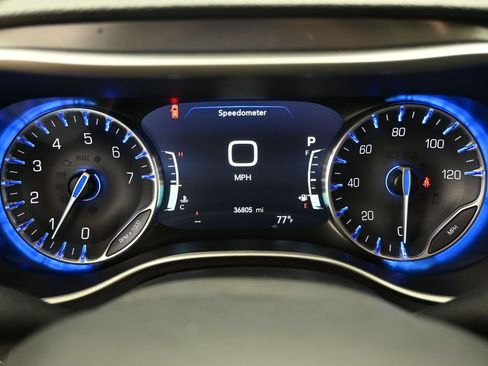 Used 2024 Chrysler Pacifica Touring-L FWD image 21