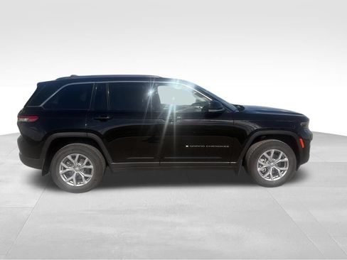 Used 2022 Jeep Grand Cherokee Limited w/ Luxury Tech Group II AWD/4WD image 8