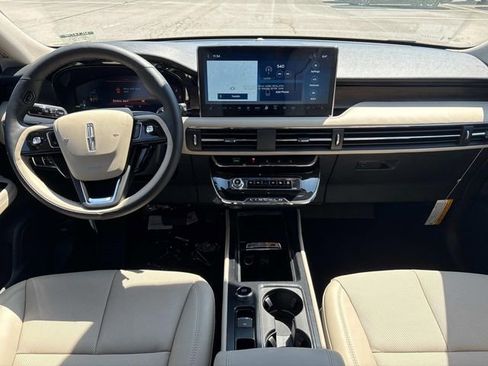 New 2025 Lincoln Corsair Grand Touring w/ Jet Appearance Package AWD/4WD image 17