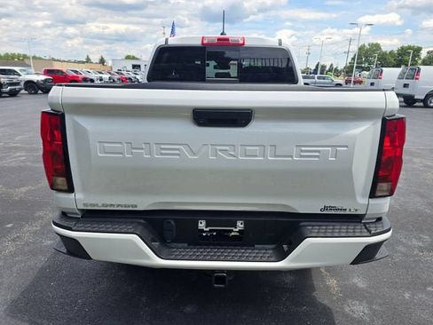 Used 2023 Chevrolet Colorado LT w/ LT Convenience Package II AWD/4WD image 4