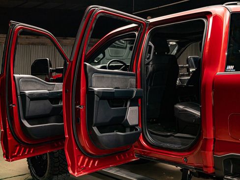 Used 2025 Ford F250 Platinum image 28