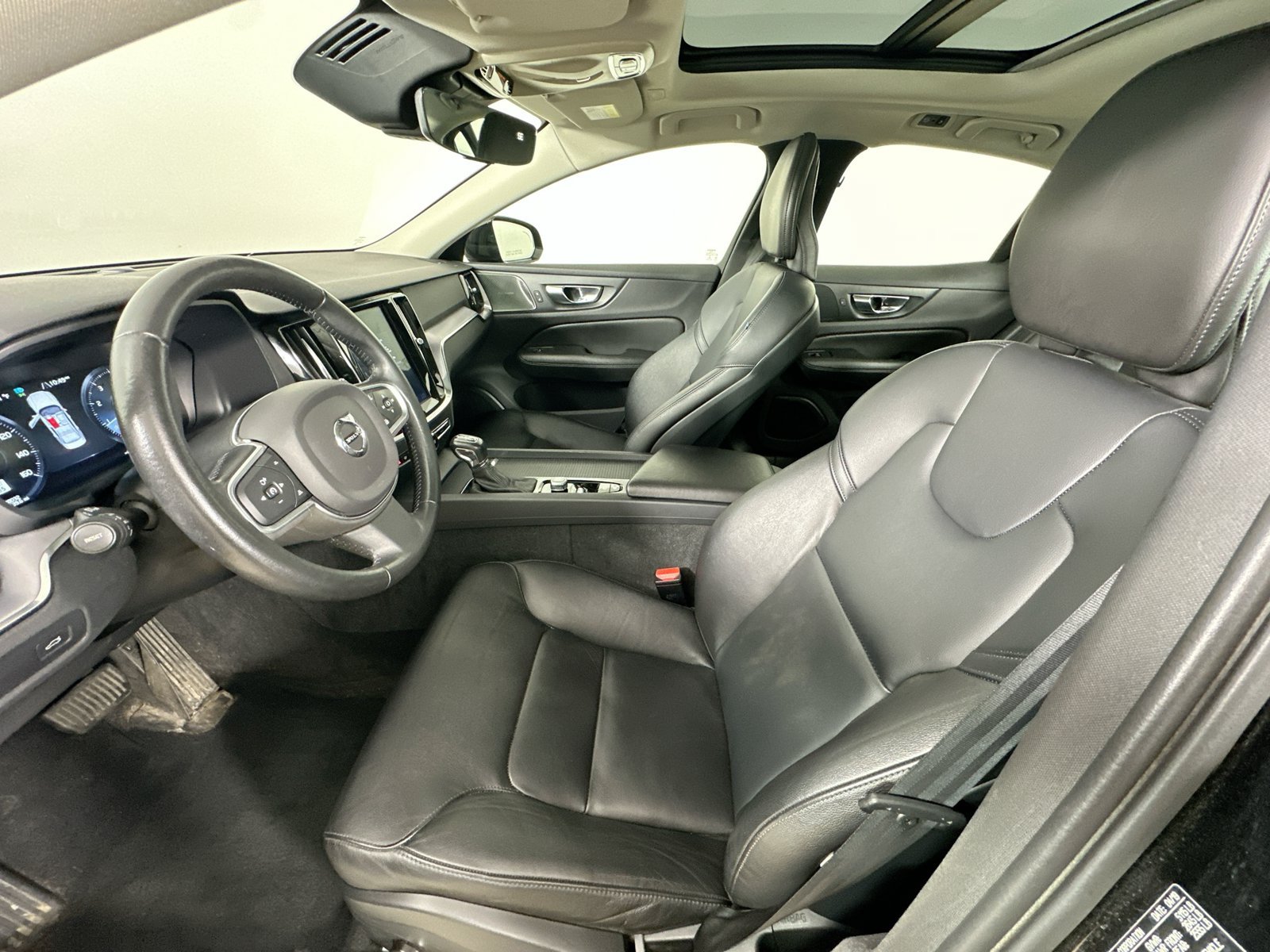 Used 2019 Volvo S60 T6 Momentum w/ Multimedia Package AWD/4WD image 32