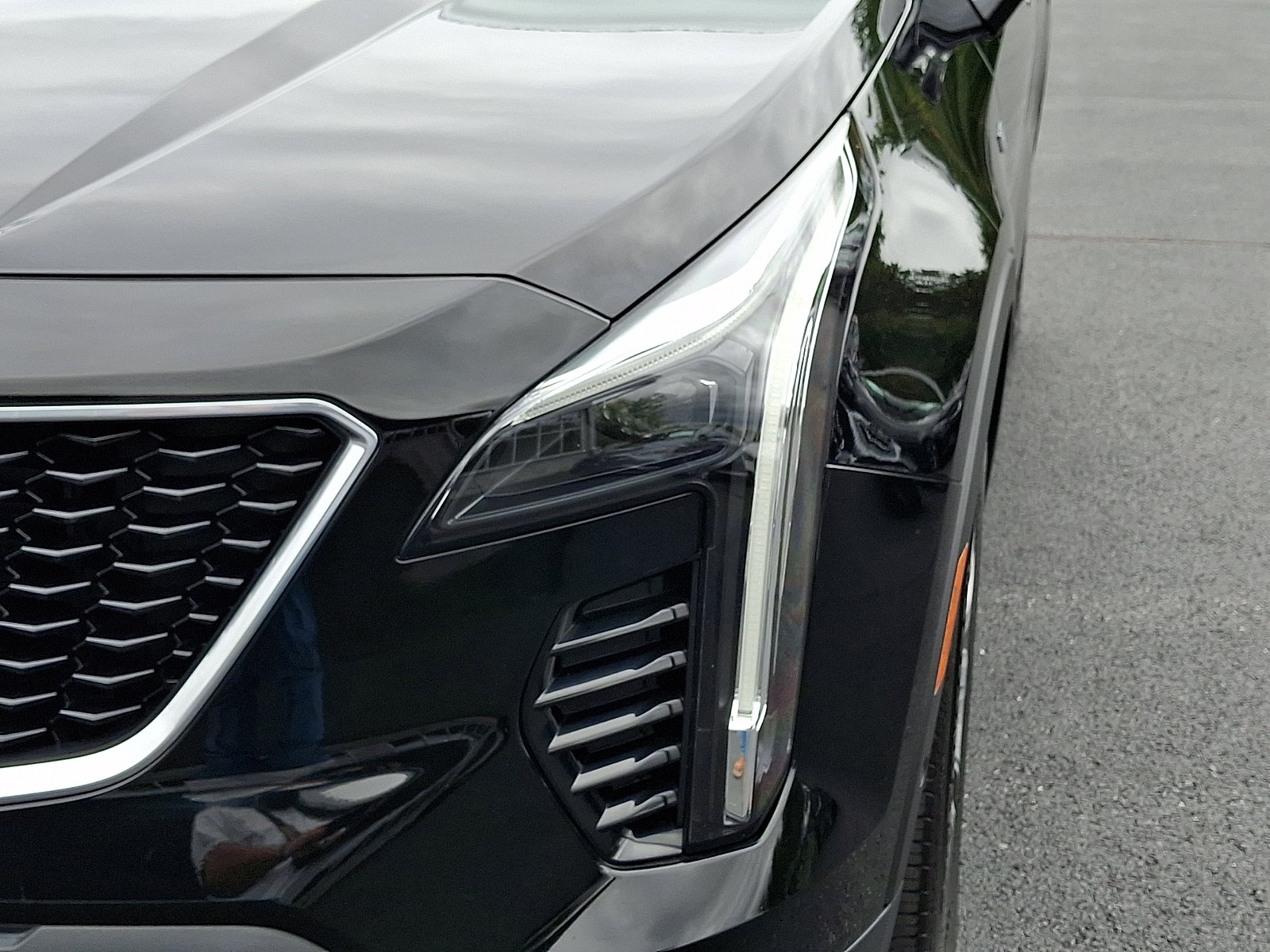Used 2022 Cadillac XT4 Sport w/ Comfort Package AWD/4WD image 9