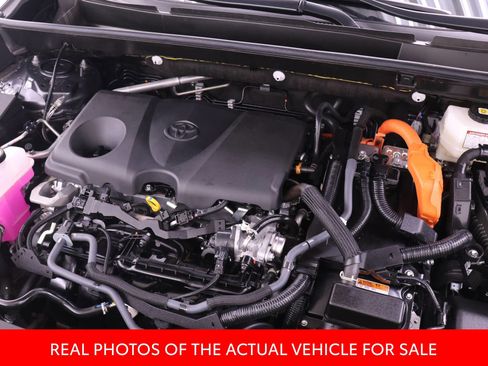 Certified 2025 Toyota RAV4 LE AWD/4WD image 17