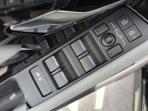 New 2026 Land Rover Range Rover Evoque S image 15