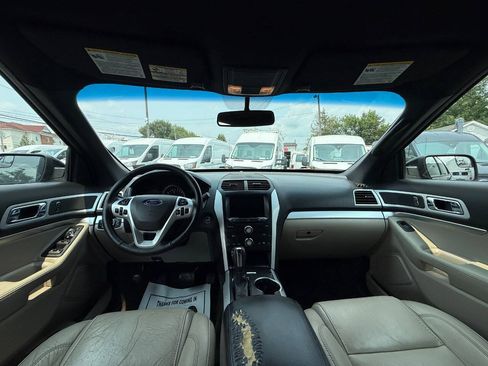 Used 2015 Ford Explorer XLT w/ Equipment Group 202B AWD/4WD image 26