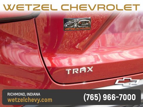 Used 2025 Chevrolet Trax LT w/ LT Convenience Package FWD image 37