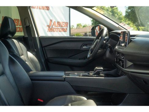 Used 2024 Nissan Rogue SV w/ SV Premium Package FWD image 43