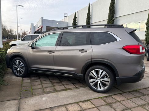 Used 2021 Subaru Ascent Limited w/ Technology Package image 2