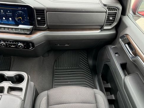 Used 2024 Chevrolet Silverado 1500 LT image 15