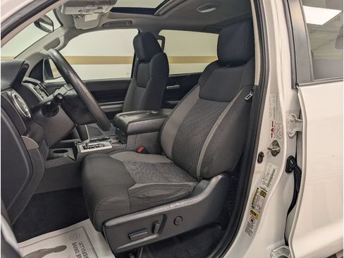 Used 2017 Toyota Tundra SR5 AWD/4WD image 7