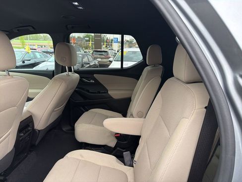 Used 2023 Chevrolet Traverse LT w/ LPO, Cargo Package AWD/4WD image 18