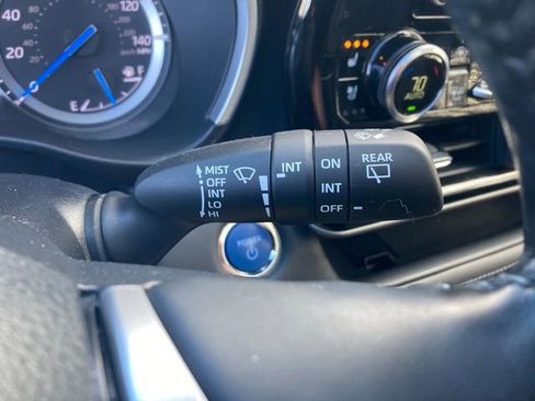 Used 2022 Toyota Highlander Limited image 29