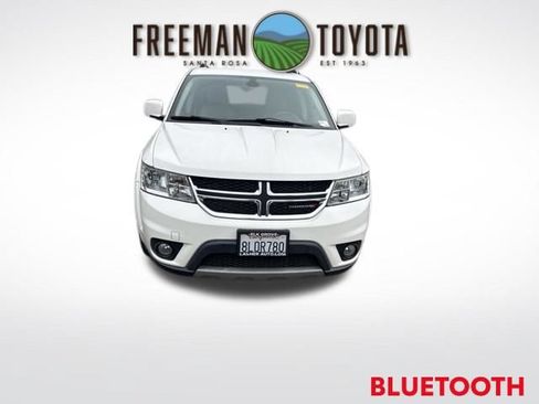 Used 2019 Dodge Journey SE FWD image 3