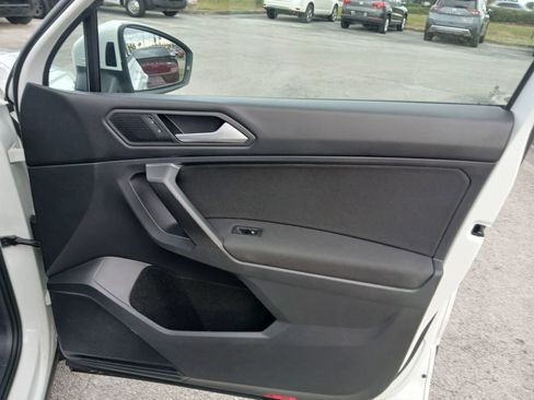 Used 2021 Volkswagen Tiguan S FWD image 17
