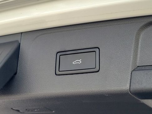 Certified 2026 Volkswagen Atlas SE FWD image 15