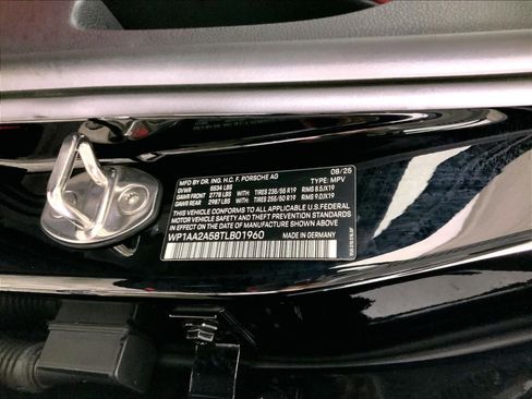 Certified 2026 Porsche Macan AWD/4WD image 27