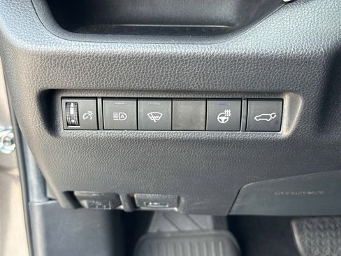 Used 2021 Toyota RAV4 XLE Premium AWD/4WD image 32