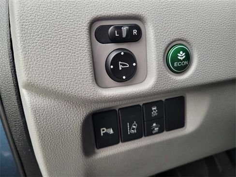 Used 2016 Honda Pilot Touring image 19