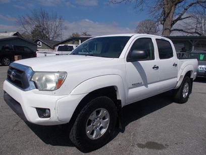 Used 2015 Toyota Tacoma 4x4 Double Cab w/ SR5 Package
