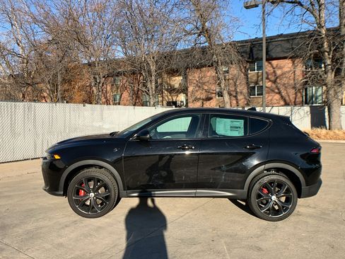 Used 2024 Dodge Hornet GT image 2