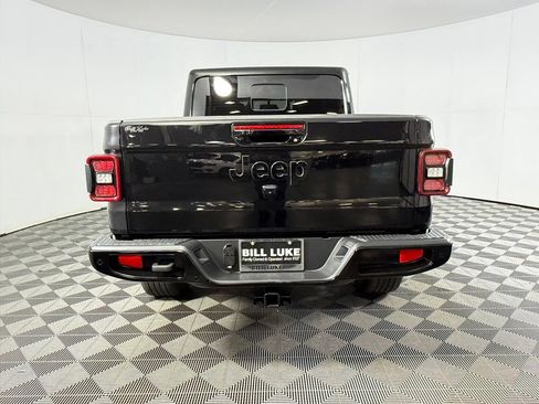 Used 2022 Jeep Gladiator Overland AWD/4WD image 9