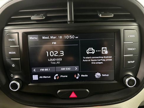 Used 2023 Kia Soul LX FWD image 13