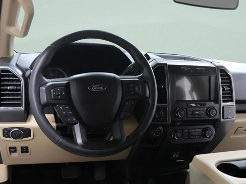 Used 2018 Ford F150 XLT w/ Equipment Group 302A Luxury image 9