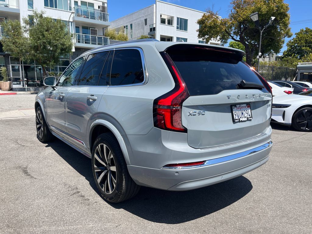 Used 2025 Volvo XC90 B5 Core w/ Protection Package Premier AWD/4WD image 11