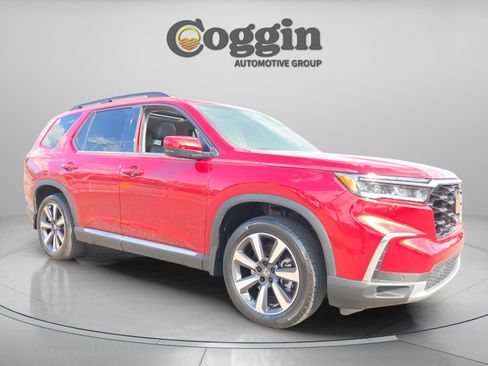 Used 2025 Honda Pilot Touring image 8