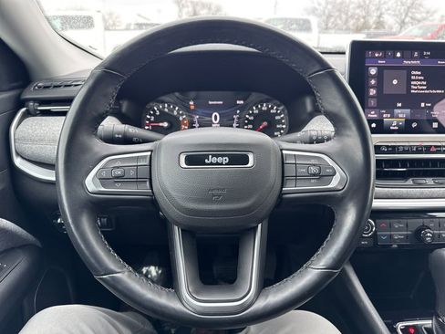 Certified 2022 Jeep Compass Latitude image 17