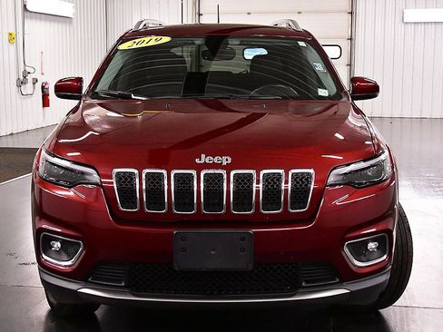 Used 2019 Jeep Cherokee Limited image 2