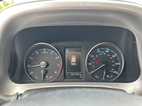 Used 2018 Toyota RAV4 LE FWD image 21