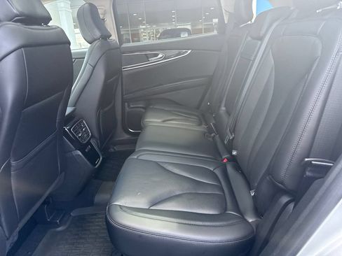Used 2022 Lincoln Nautilus Reserve AWD/4WD image 28