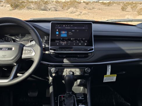 New 2026 Jeep Compass Latitude image 9