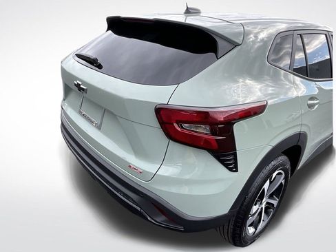 Used 2024 Chevrolet Trax RS w/ Driver Confidence Package image 14