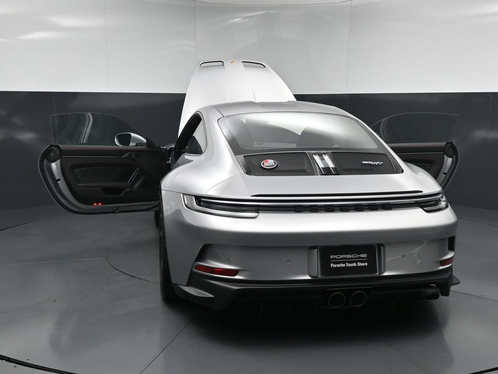 Certified 2024 Porsche 911 GT3 RS RWD image 34