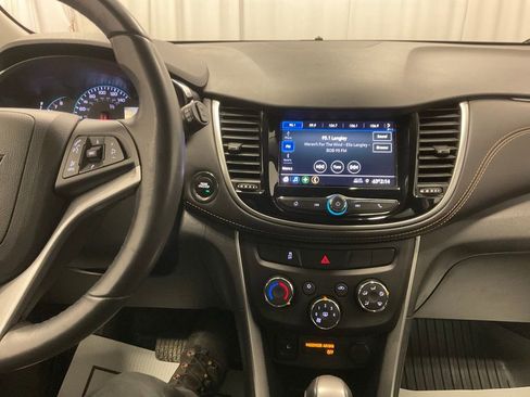 Used 2020 Chevrolet Trax LT w/ LT Convenience Package image 23