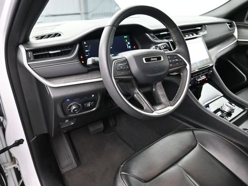 Used 2024 Jeep Grand Cherokee Limited 4xe AWD/4WD image 4