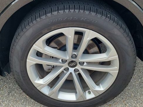 Certified 2025 Audi Q7 3.0T Prestige AWD/4WD image 10