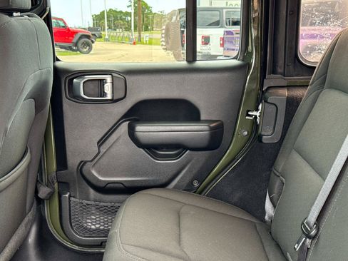 Used 2022 Jeep Wrangler Unlimited Sport AWD/4WD image 14