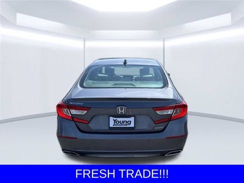 Used 2018 Honda Accord Touring image 6
