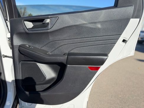 Used 2022 Ford Escape SE image 28