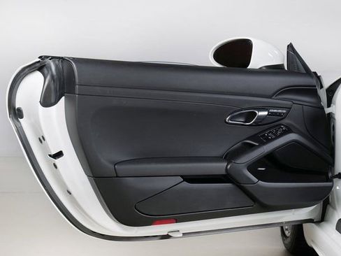 Used 2018 Porsche 718 Cayman image 21