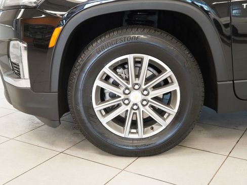 Used 2023 Chevrolet Traverse LT image 17