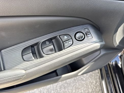 Used 2025 Nissan Altima 2.5 SV FWD image 33