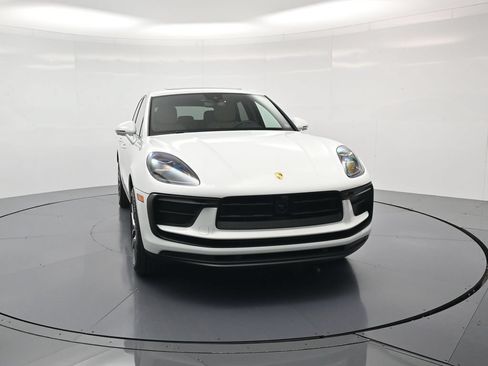 Used 2026 Porsche Macan AWD/4WD image 39