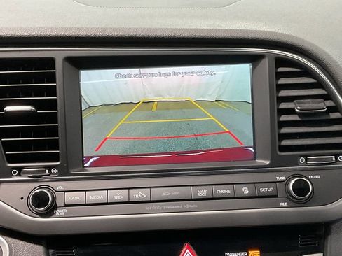 Used 2017 Hyundai Elantra Limited w/ Limited Tech Package 04 image 17