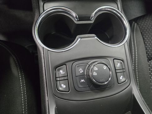 Certified 2024 GMC Terrain SLE w/ Driver Convenience Package image 13