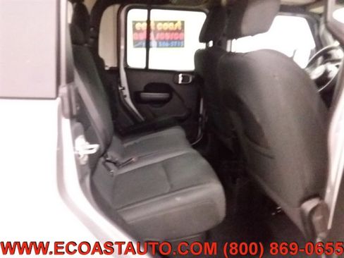 Used 2021 Jeep Gladiator Sport image 15